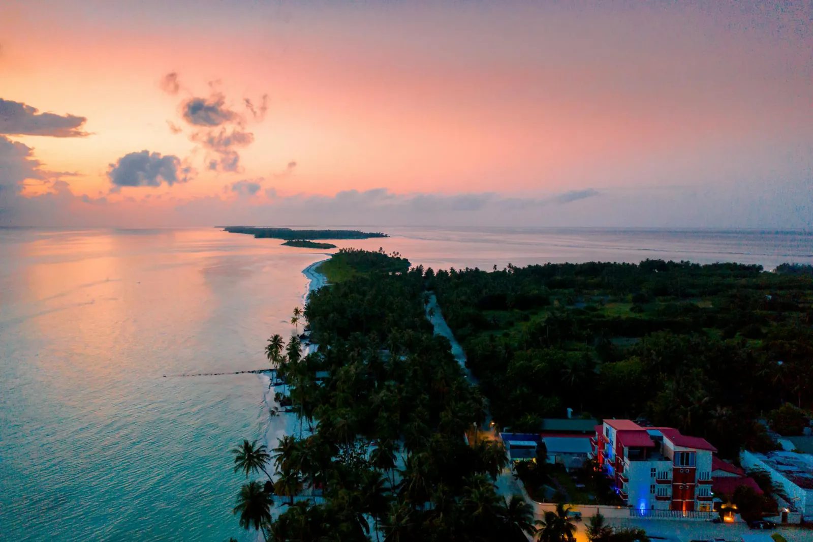 Fulidhoo · sandbar island
