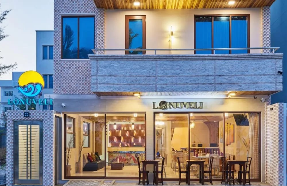 Lonuveli · Hulhumalé · Across from the beach · 19 rooms