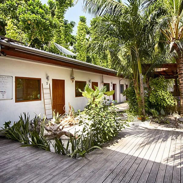 Dive Villa Thoddoo · Garden · dive house