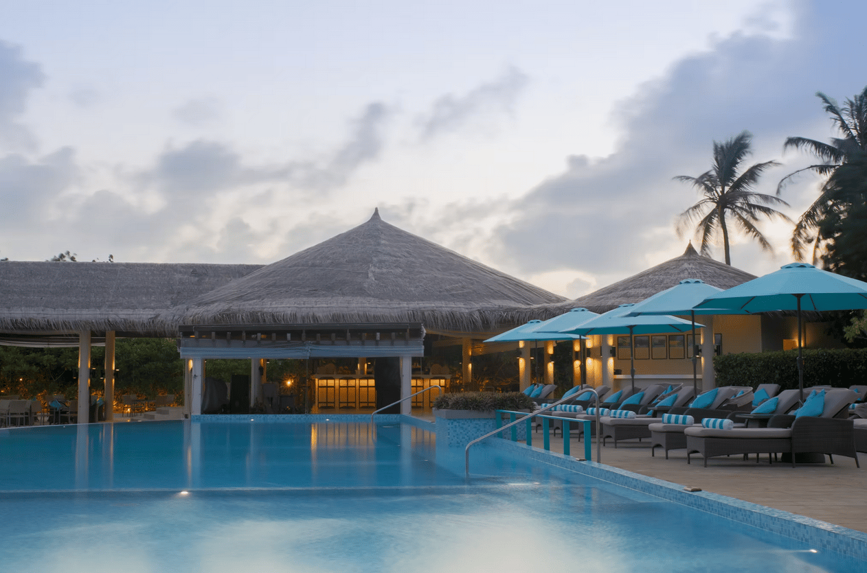 Loabi Loabi Bar · Pool-side · DJ and parties