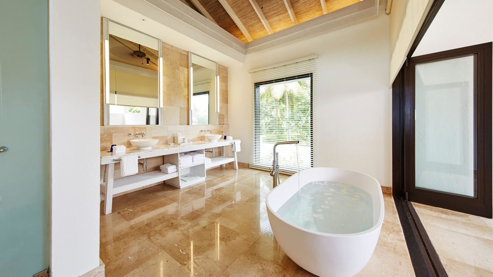 COMO Residence · Multi-bedroom · residence