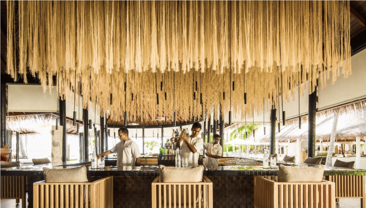 Thila · Pool and lounge bar · wood-fired pizza