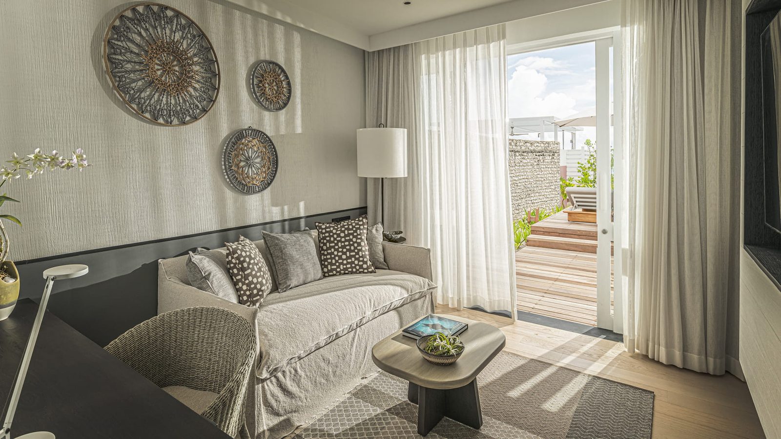 Family Oceanfront Bungalow with Pool · Family · oceanfront