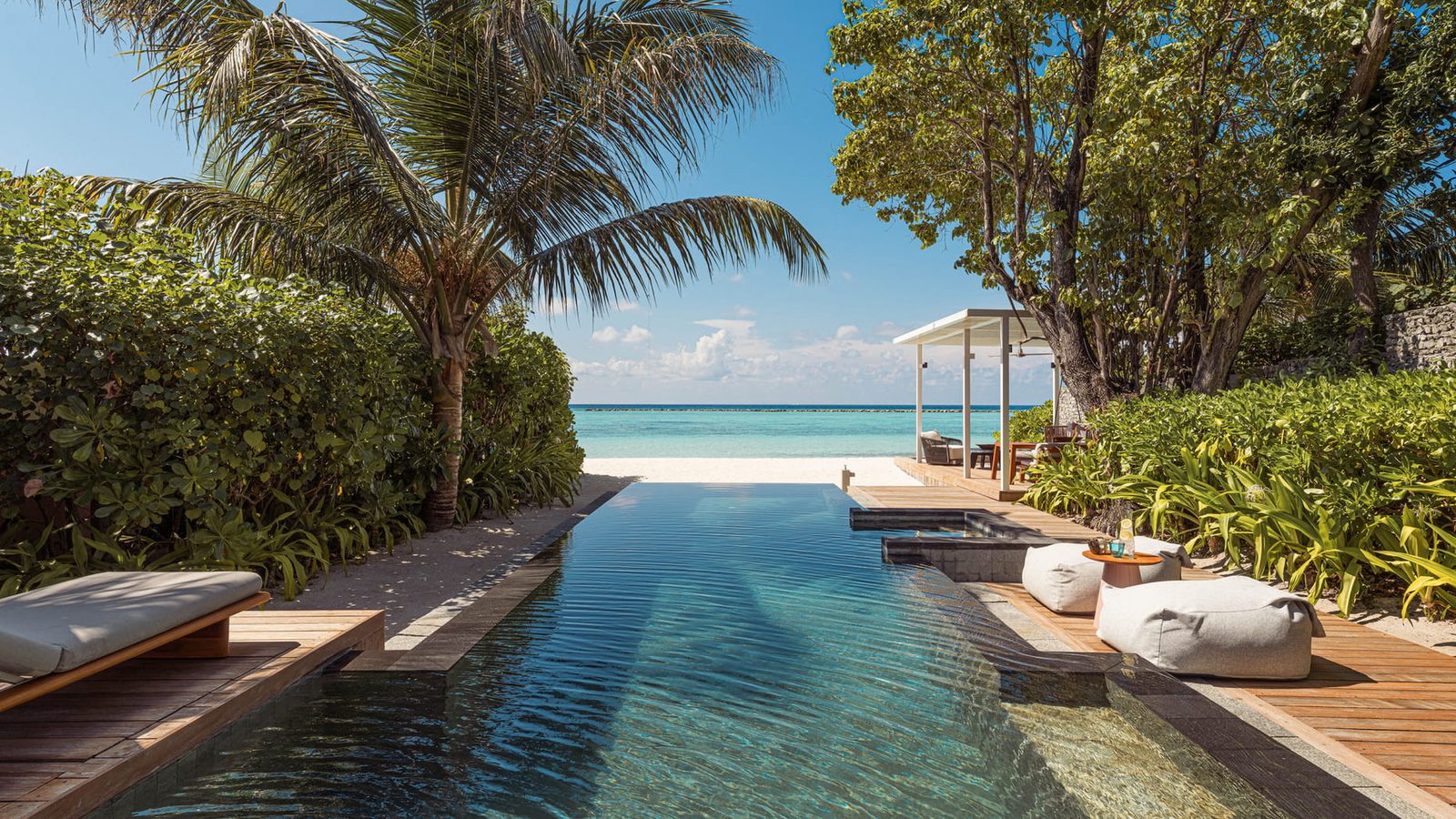 Family Oceanfront Bungalow with Pool · Family · oceanfront