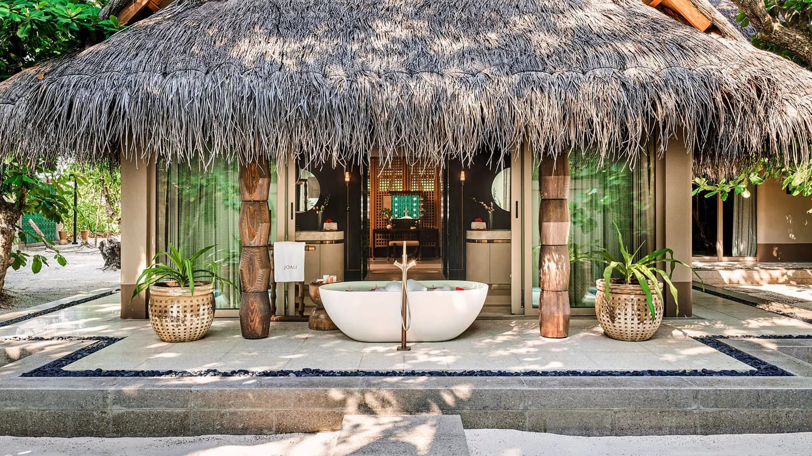Luxury Beach Villa with Pool · One bedroom · 117 m² interior · 5 villas