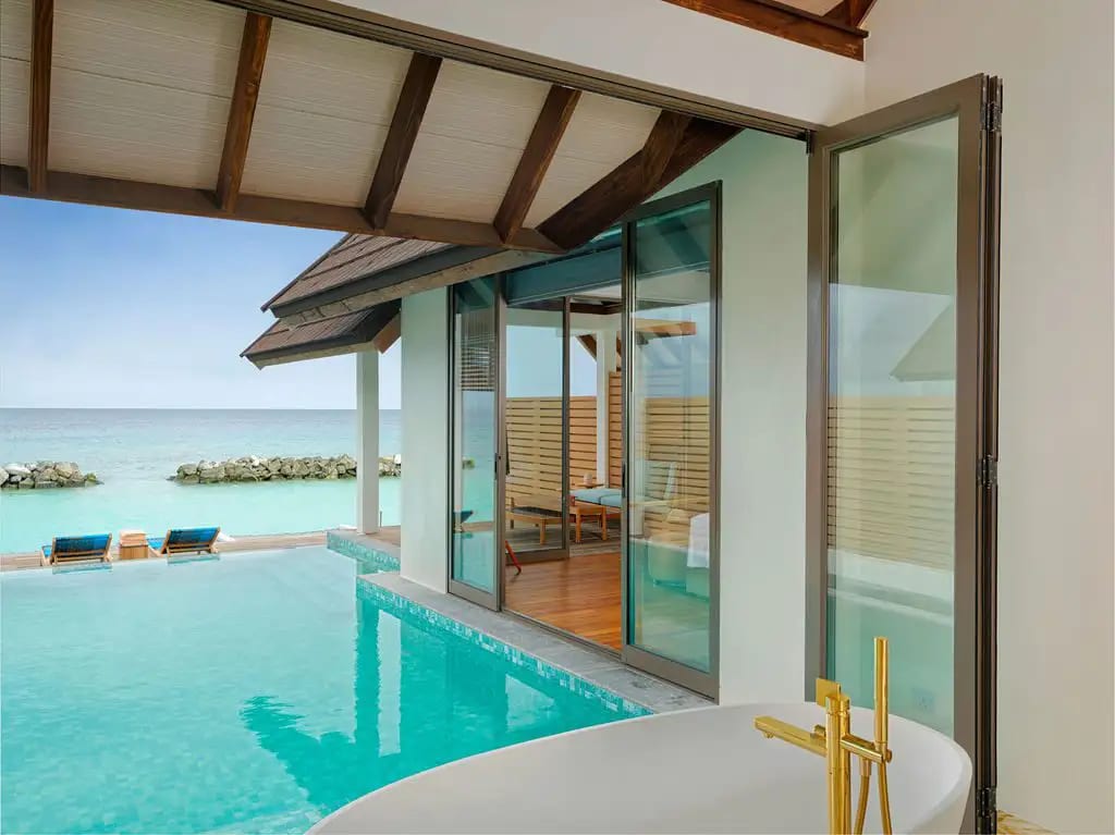 Semi-Ocean Pool Suite · One bedroom · 280 m² · 6 villas
