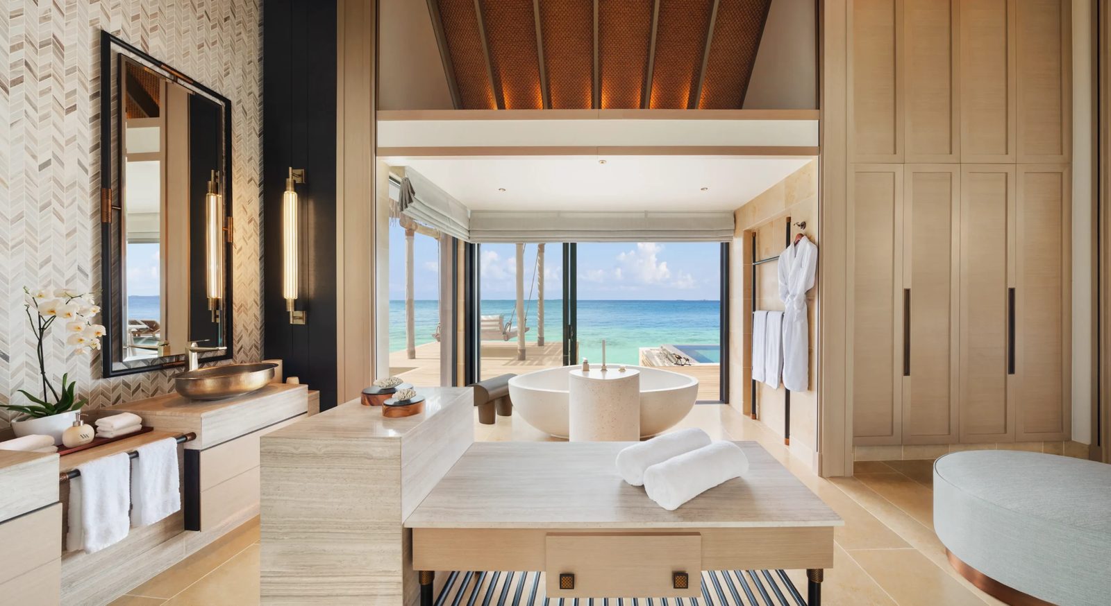 King Grand Reef Villa with Pool · One bedroom · grand over-water